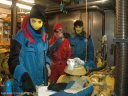 Christophe, Claire et Michel dans la centrale du camp dt