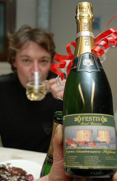 Le cadeau de Stphane : une prcieuse bouteille de champagne cuve Spciale Concordia